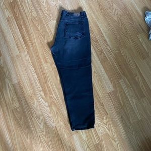 Aéropostale Black Ripped Jeans